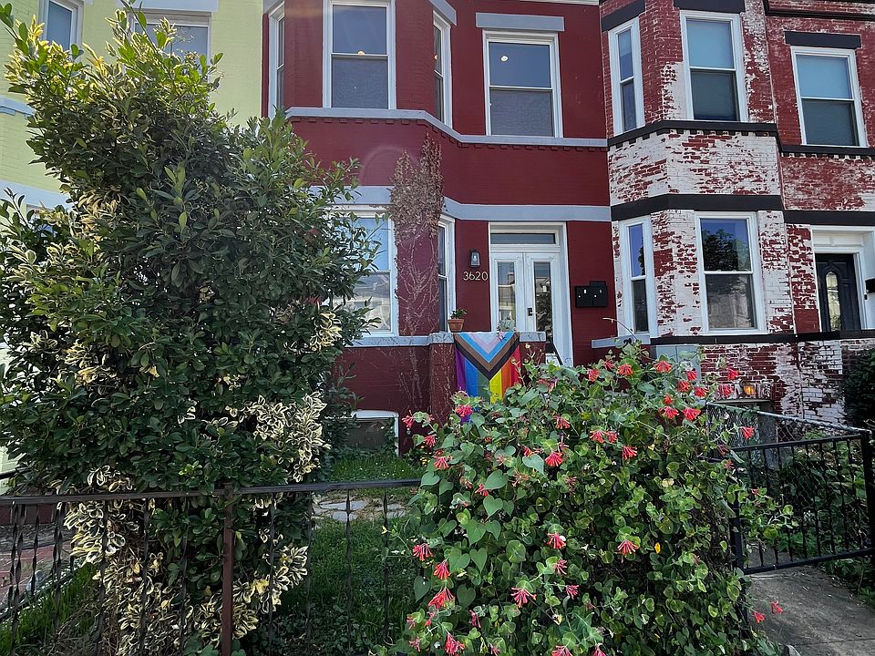 Front view. The unit is the entire top floor.