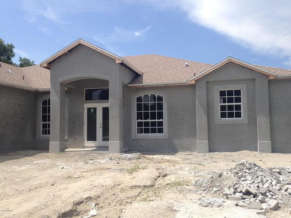 2nd image of 490 Rio Vista Ln