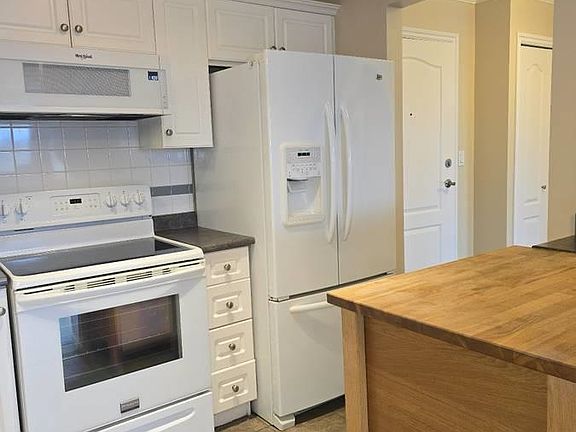 4th image of 33150 4th Ave #209