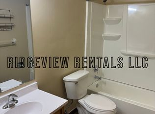 636 11th Ave SW APT 2, Valley City, ND 58072