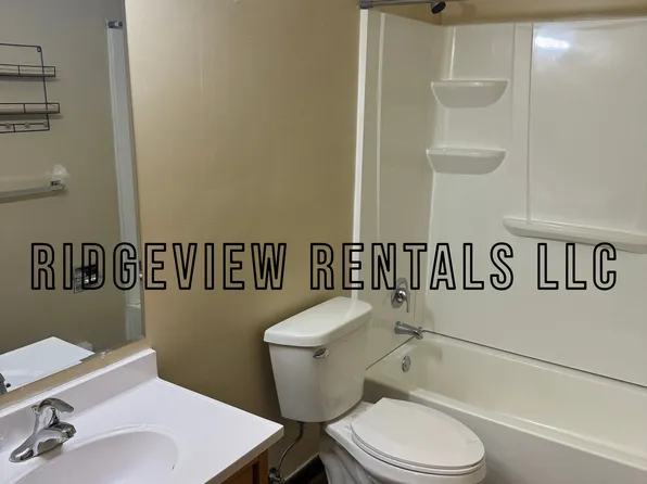 636 11th Ave SW APT 2, Valley City, ND 58072