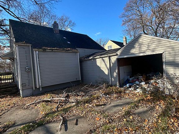 4th image of 2302 Copeman Blvd