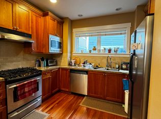 304B Valley St, Seattle, WA 98109