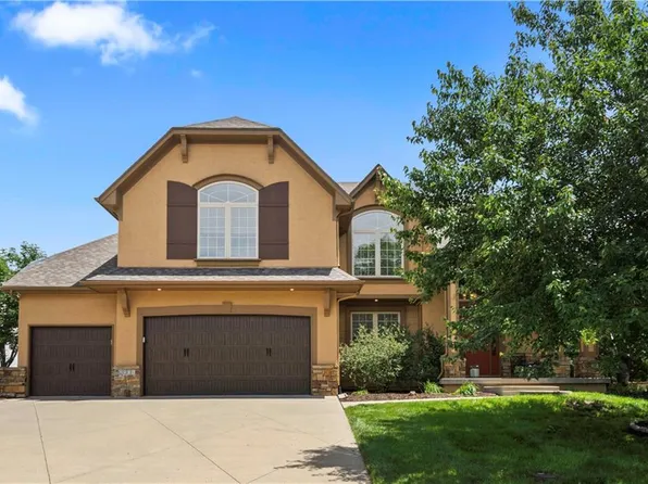 2531 NE Lake Breeze Dr, Lees Summit, MO 64086