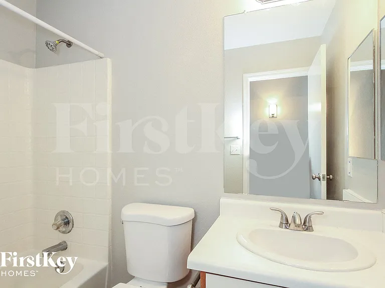 3132 W Robin Ln — Photo 13