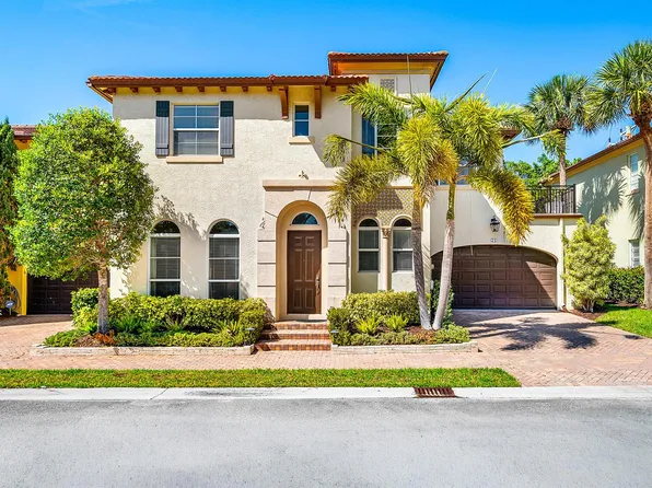 71 Via Poinciana Ln, Boca Raton, FL 33487