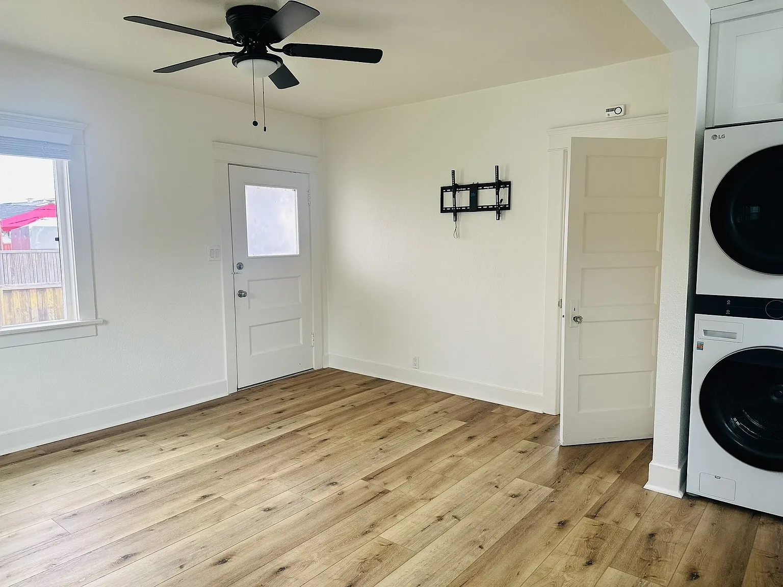 3617 Arizona St — Photo 4