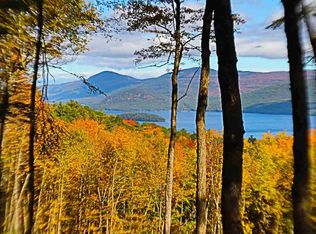 16 Eagle Rdg S, Diamond Pt, NY 12824