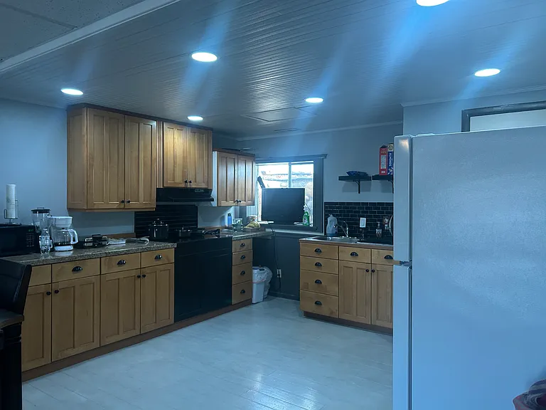 1647 E Stanley Dr — Photo 10