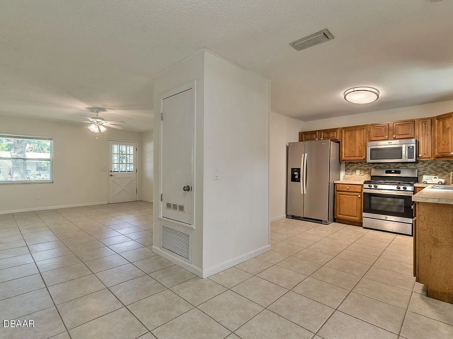 3 bed, 2.5 bath, 1790 sqft, $2,250 — Photo 3