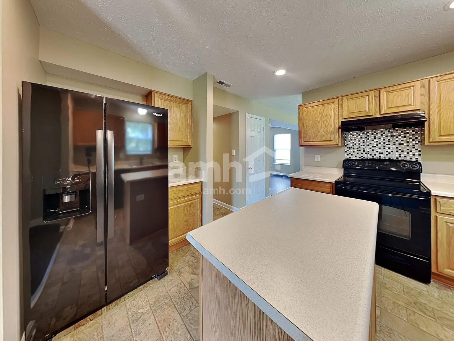 4 bed, 2.5 bath, 2105 sqft, $2,215 — Photo 4