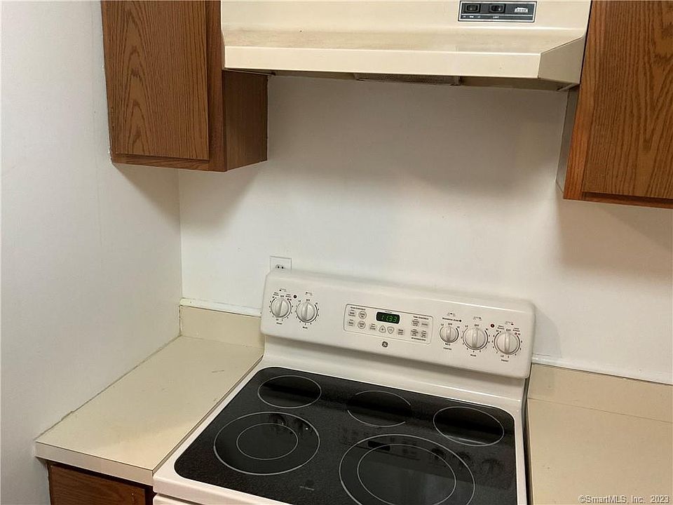 2nd image of 11 Burnham St