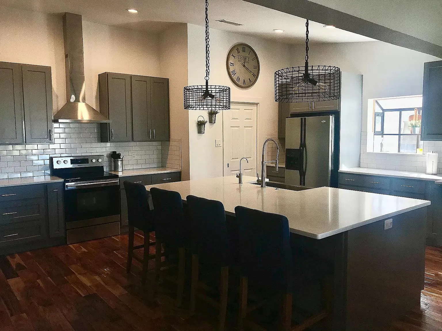 3 bed, 2236 sqft, $2,900 — Photo 3