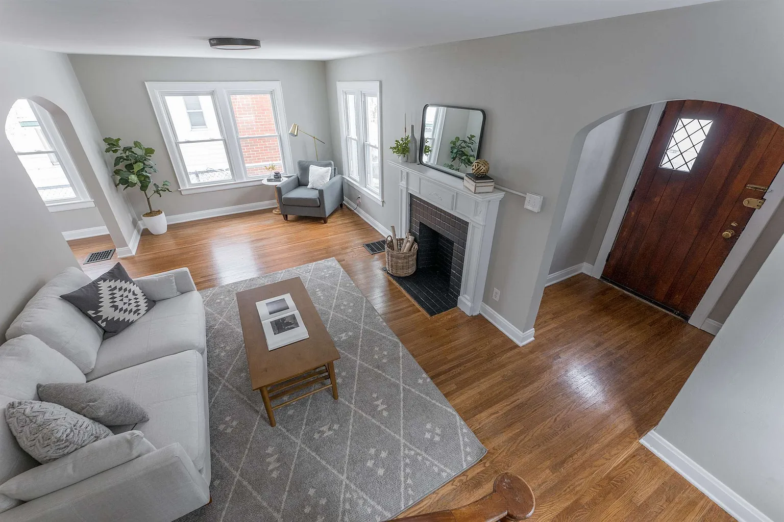 1057 Geers Ave photo 1