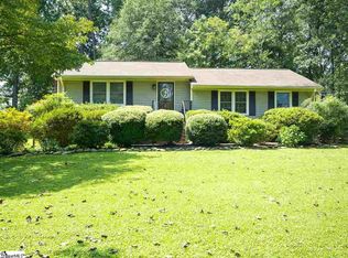 104 Nottingham Ct, Easley, SC 29640