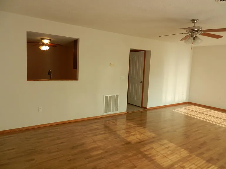707 Savannah Ave — Photo 7