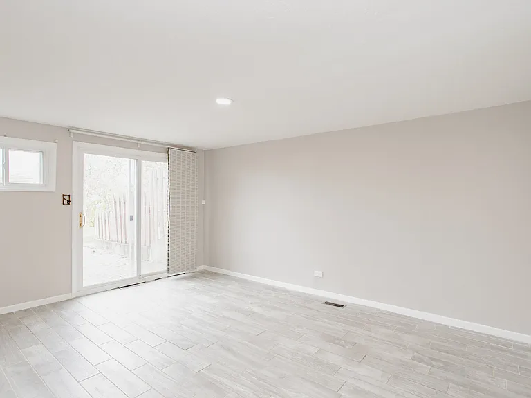 720 Durham Ln — Photo 19