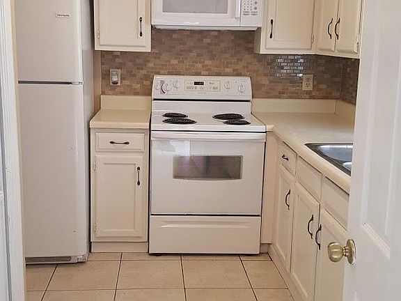 5th image of 872 Baltimore Pl SW #872