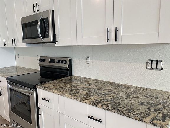 2nd image of 464 NE Juanita Place Cpe