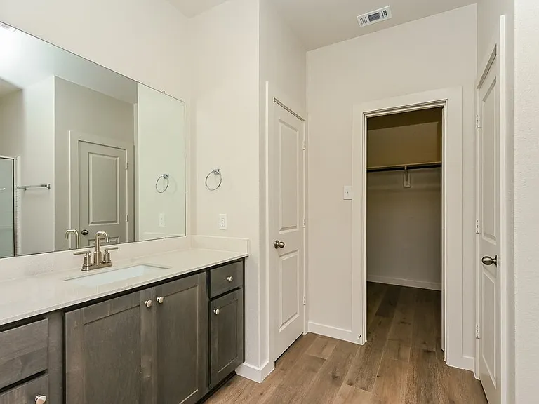 1513 Harvester Dr — Photo 12