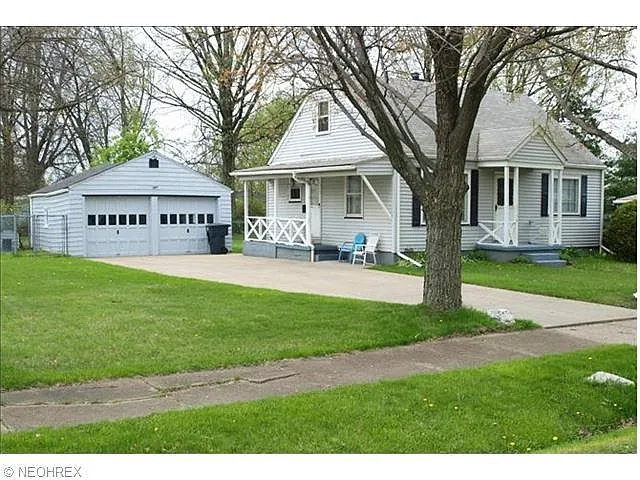 2750 Beck St SE photo 1