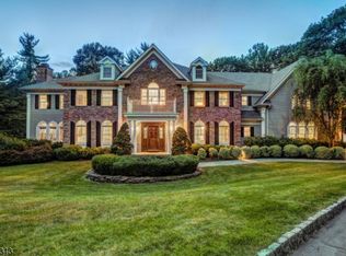 5 Pond View Rd, Chester, NJ 07930