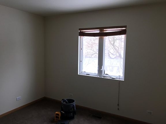 4th image of 400 E Judd St