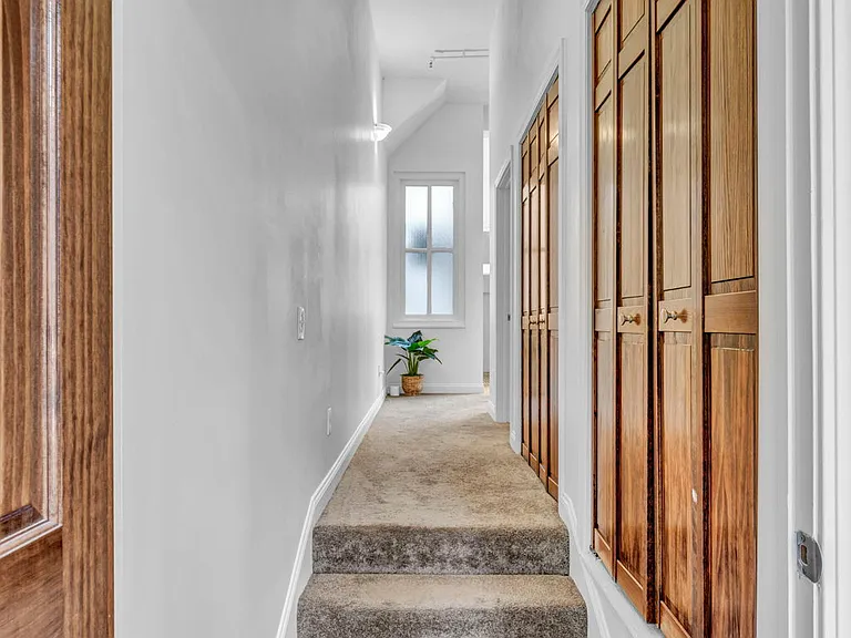 2042 E 4th St #600 — Photo 5