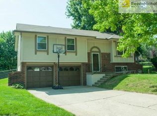 3104 SW Woods Chapel Ct, Blue Springs, MO 64015