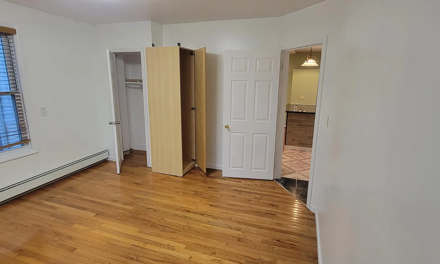 3 bed, 1100 sqft, $2,800 — Photo 2