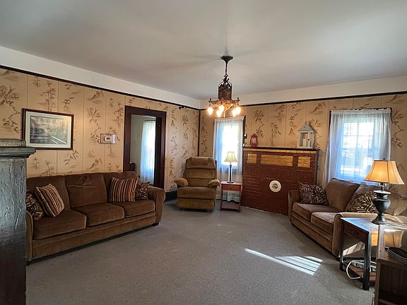 3rd image of 226 N 6th St