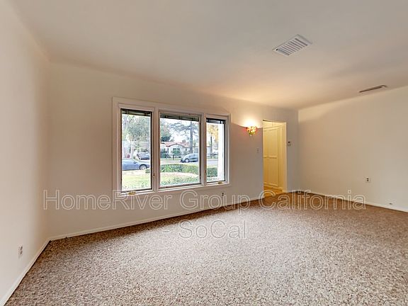 3rd image of 11069 Emelita St