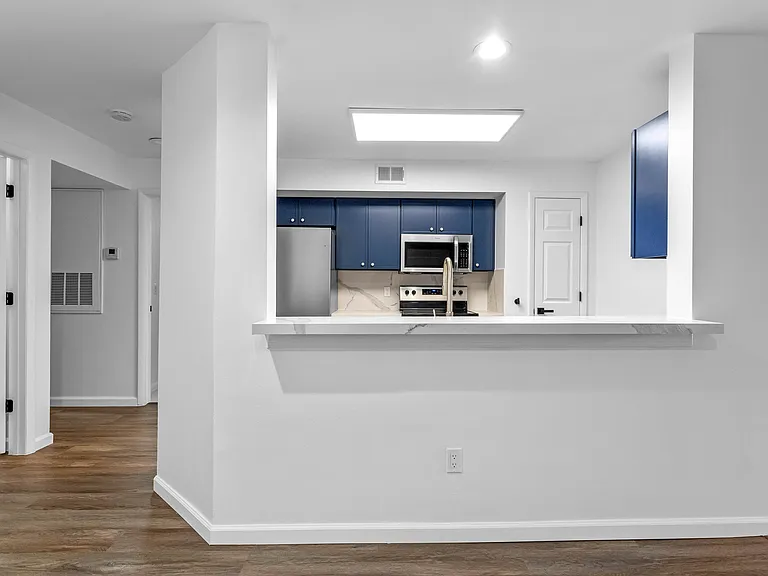 482 N Pin Oak Pl #302 — Photo 6
