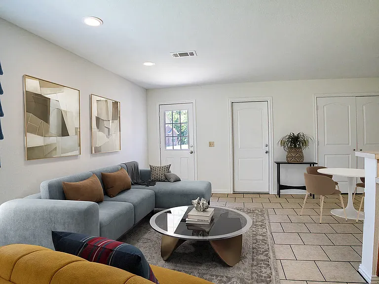 1728 S. Waco Street — Photo 14