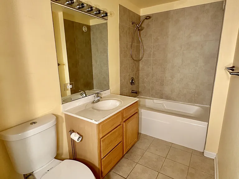 1122 W Catalpa Ave #1005 — Photo 10