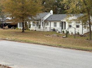 208 Sycamore St, Sardis, MS 38666