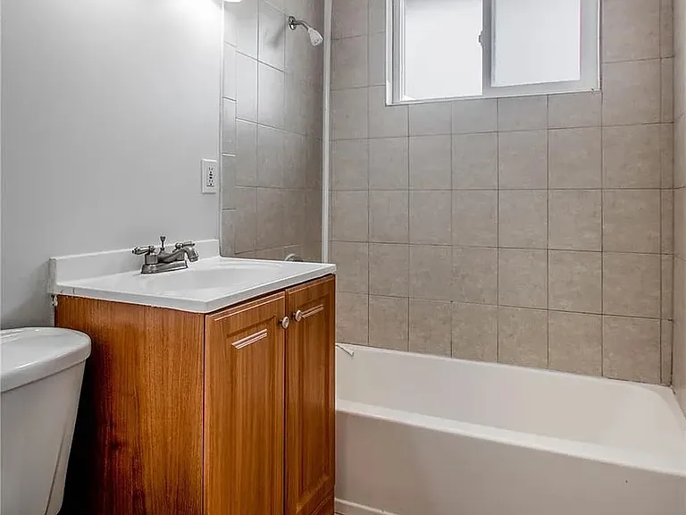 824 Xavier St — Photo 2