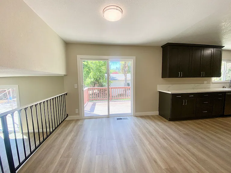 7349 Cross Dr — Photo 8
