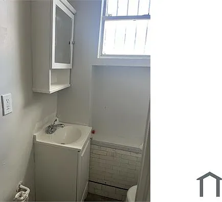 4176 Poplar St — Photo 10
