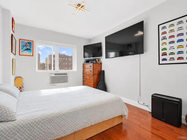 2821 36th Street #4R, Astoria, NY 11103