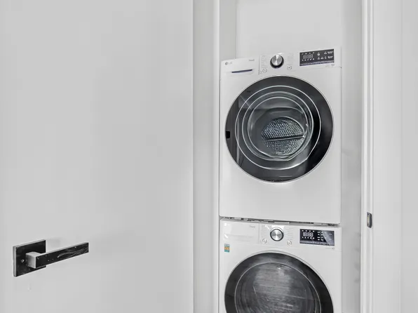 288 4th Avenue image 5 of 13