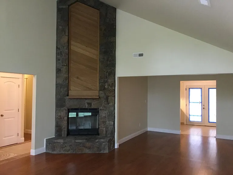 1910 Spanish Oaks Dr SE — Photo 5