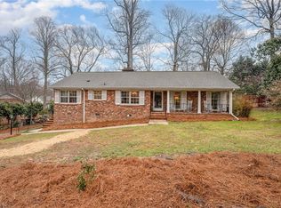 808 Kemp Rd W, Greensboro, NC 27410