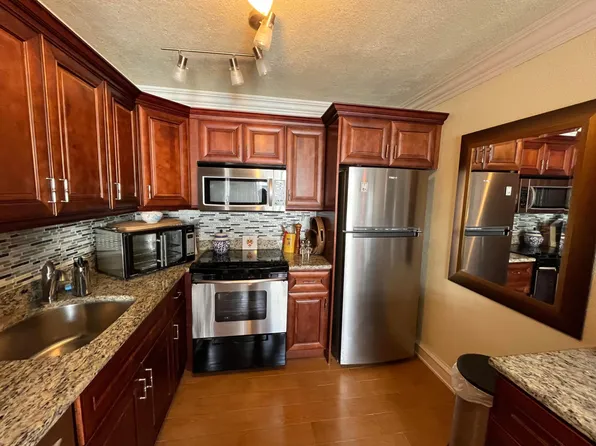 554 Burgundy L, Delray Beach, FL 33484