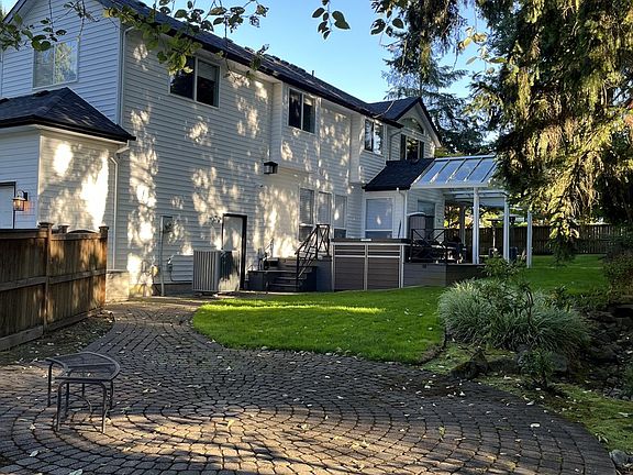 5th image of 13604 NE 42nd Ave