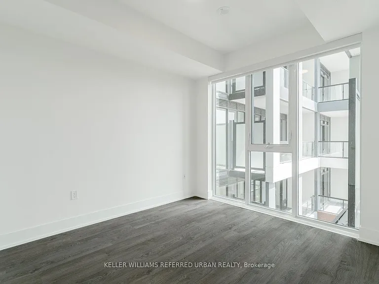 858 Dupont St #702 — Photo 19