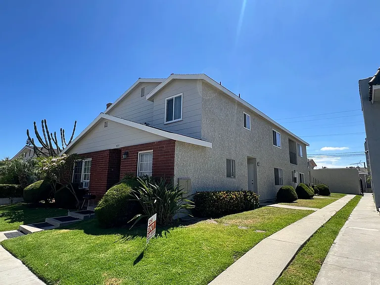 925 Loma Ave — Photo 14