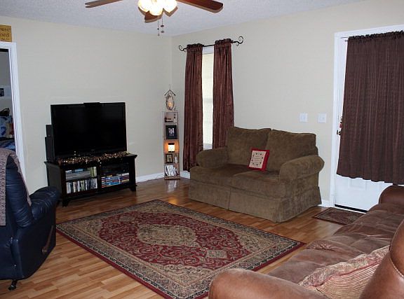 3rd image of 329 Jimeson Way