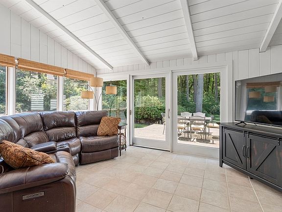 5th image of 51 Laurelwood Rd