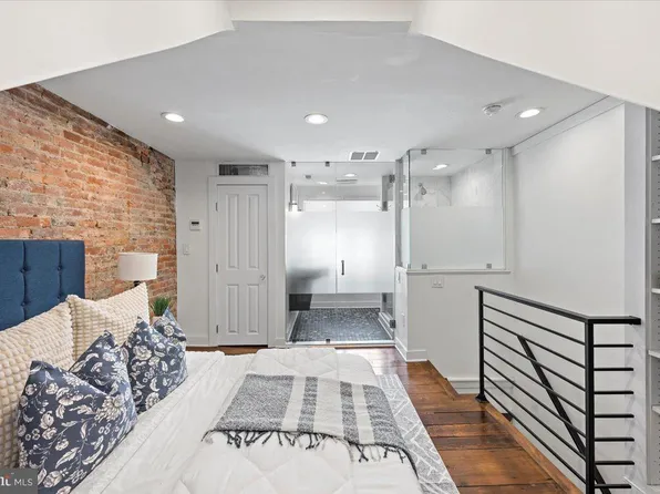 238 S Hutchinson St, Philadelphia, PA 19107